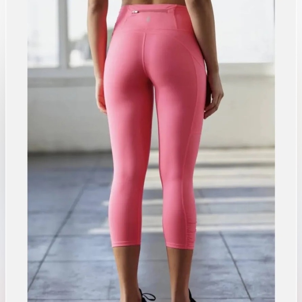 Free People Movement You’re A Peach 7/8 Leggings in Pink/Rose Size Small
